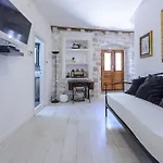 Old House בית נופש *