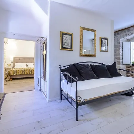 Old House * Ντουμπρόβνικ